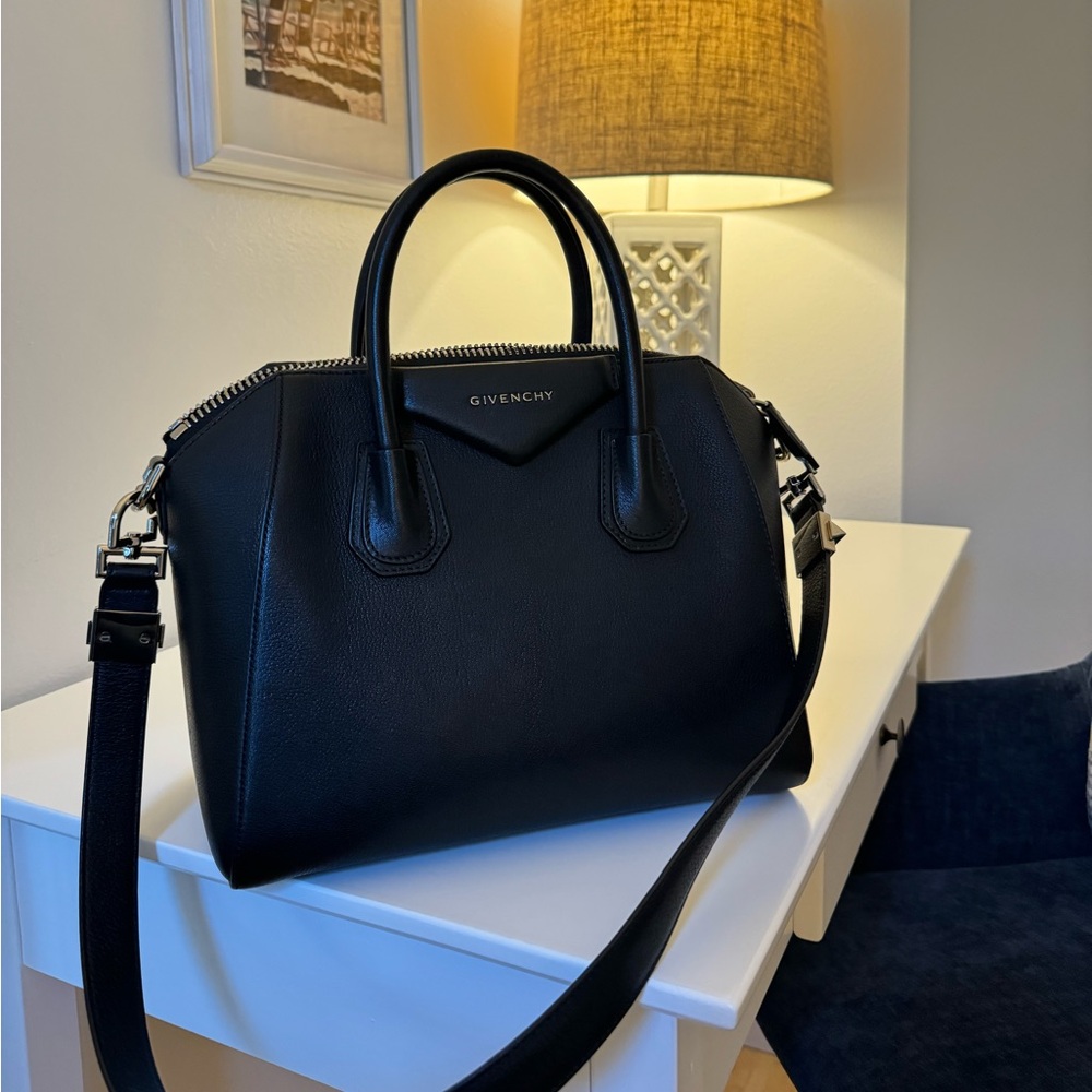 Givenchy Antigona Black Leather Bag - Picture 5 of 12